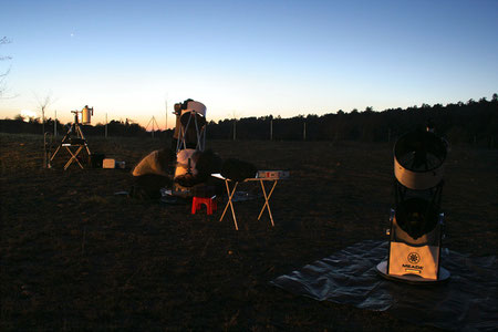 Campo de observación completo con Venus y Mercurio al fondo.