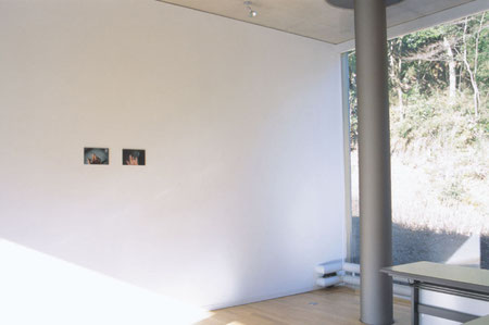 inatallation view of 'hello','good evening at Akiyoshidai International Art Village 2001