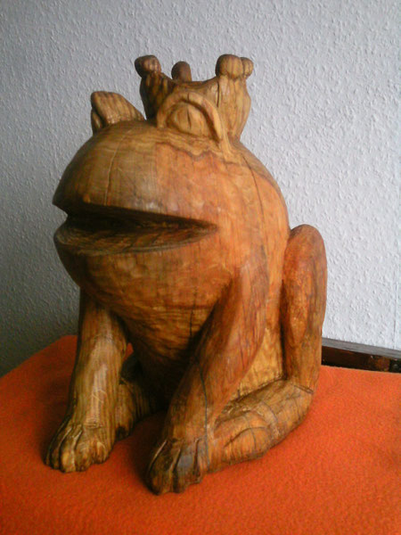 Frog" sculpture 40x30x30