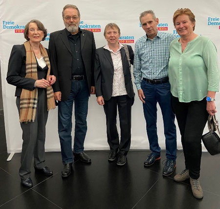 Gründungsteam des Kreisverbands der Liberalen Senioren Köln  von links: Renate Domke, Biber Happe, Marlis Pöttgen, Michael und Petra Kühle