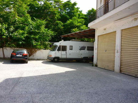 Le parking à Héraklion. Romantique à souhaits!
