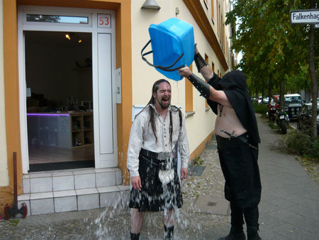 Carlos bei der Icebucket Challenge 2014