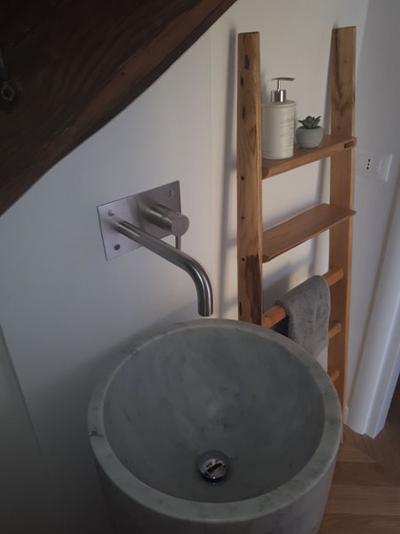 Scala in legno porta asciugamani per arredo bagno