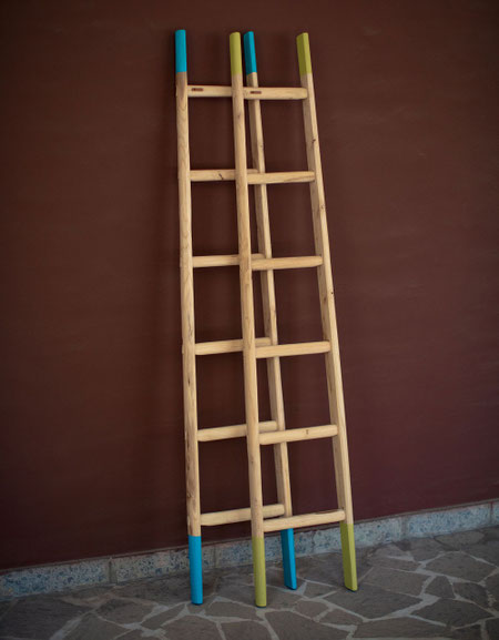 Scale a pioli in legno per interni - Wood ladders in custom colors for home decor