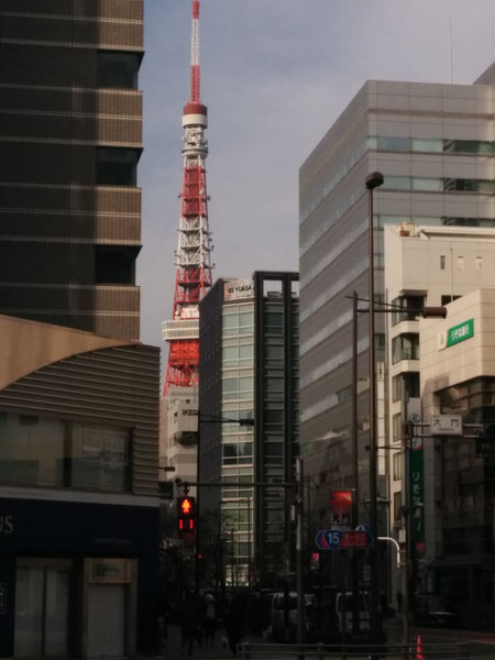 大門交差点からの東京タワー