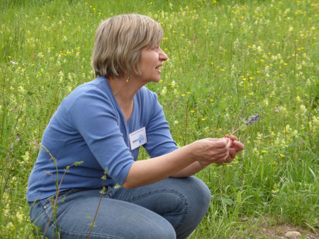 Kräuterpädagogin Annegret Bartenbach