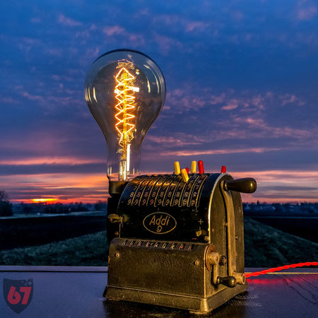 Upcycling DIY lamp steampunk lightart Lipsia Addi 9 mechanical calculator by Jürgen Klöck