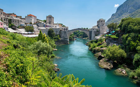 Das Wahrzeichen von Mostar ist die osmanische Brücke Stari Most, nach der auch die Stadt  benannt wurde (Mostar=Brückenwächter).Foto: pixelRaw / PIXABAY