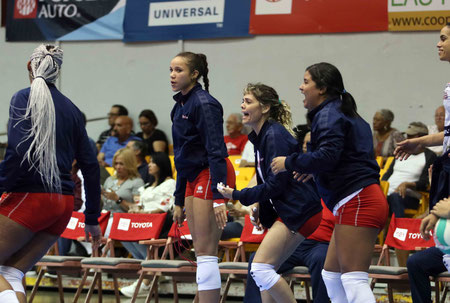 Micaya White segunda en la foto de izquierda a derecha recbió un descanso y regresa pronto a cancha / foto por Heriberto  Rosario Rosa