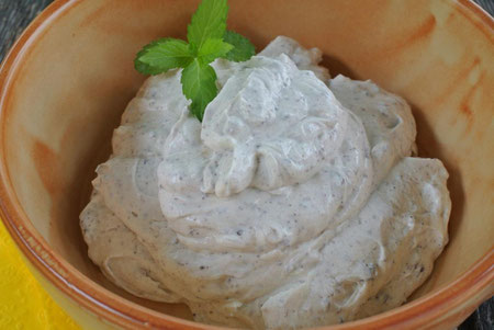 Quarkspeise mit Pfefferminze und Schokolade