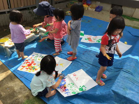 みんなの手がカラフルになったよ〜