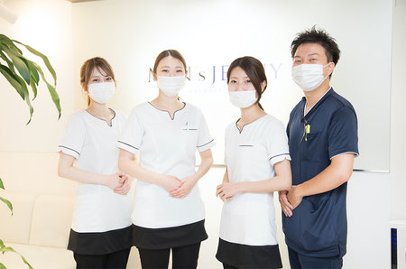 スタッフ集合写真
