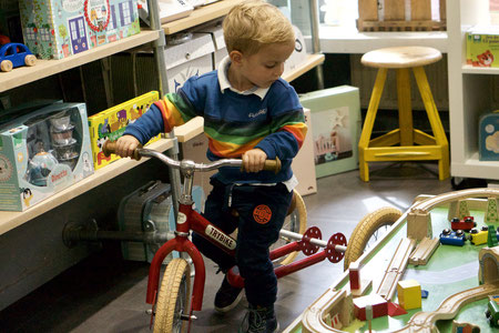 Benja op de Trybike.