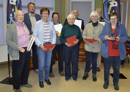 unten von links: Manfred Jucks, Sigrid Sadrinna, Annette Wittlief, Heidrun Kiehn und Tanja Krohne, hinten von links: Andreas Tribiahn, Nicole Brünicke, Herbert Franz und Jürgen Richter