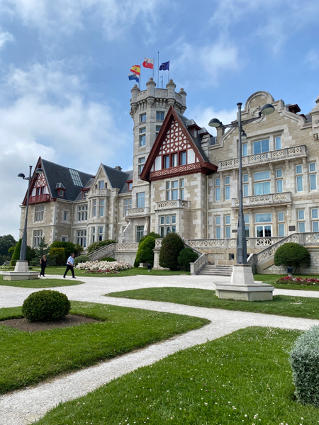 facciata del Palazzo della magdalena, residenza estiva dei Reali di Spagna.