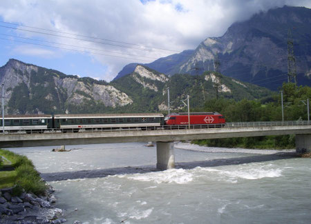 Rheinbrücke bei Bad Ragaz am 23. Juli 2008 mit dem IR 777