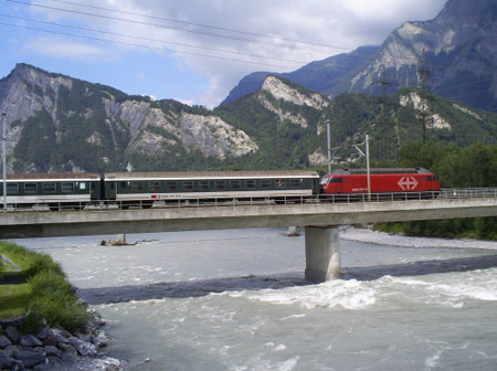Rheinbrücke bei Bad Ragaz am 23. Juli 2008 mit dem IR 777