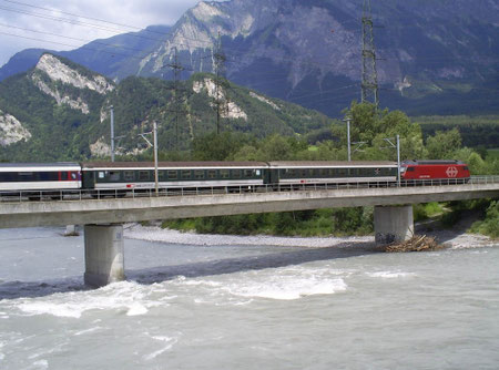Rheinbrücke bei Bad Ragaz am 23. Juli 2008 mit dem IR 777
