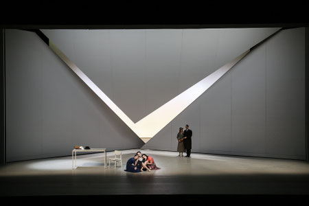 ANNE FRANK // Staatsballett Karlsruhe // 2016 // Choreografie: Reginaldo Oliveira