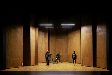 Die schmutzigen Hände // Staatstheater Braunschweig // 2010 // Regie: Charlotte Koppenhöfer