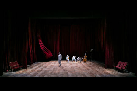 Langen Tages Reise in die Nacht // Theater Bonn // 2019 // Regie: Martin Nimz