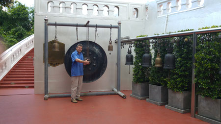 Golden Mount (Wat Saket), der Autor macht Musik