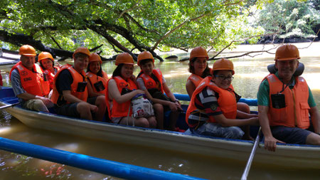 Bootstour zum Underground River, hinten links der Autor