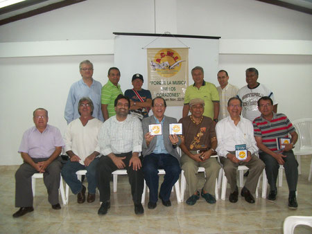 Atrás: Gabriel Ocaña Cruz, Joaquín, Rubén Darío, Miguel, José Agustín y William. Sentados: Cyrano, Víctor Hugo, Jaime, Gaspar Marrero Pérez-Urría, Arnold Augusto, Nelson Antonio y Nelson Fernando.