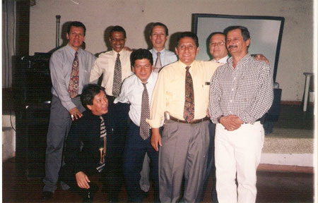 Atras: Edie Terranova, Henry Manyoma, Carlos Cárdenas y Jairo Penilla. Adelante: Miguel Rodríguez, Germán Medina, Lombardo Gil y Raúl Salcedo.