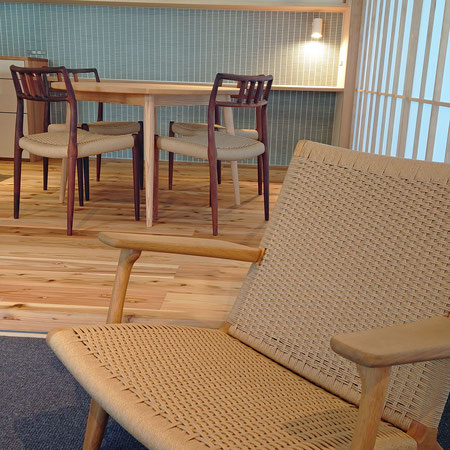 株式会社コタニ住研　様モデルハウス　設計マスタープラン小谷和也設計室 様 ご依頼　ch25 moller79　木部リペア ペーパーコード張替　テーブルは新木工房様製作