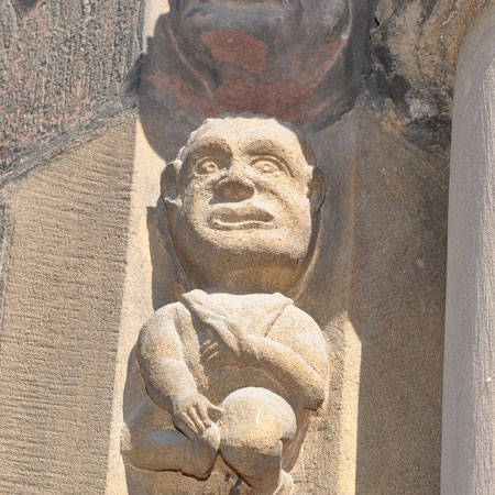 Sculpture du portail Saint Nicolas