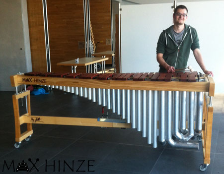 selbst gebautes Marimbaphon am Tag der Erstaufführung, DIY Marimba, Max Hinze