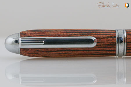 Handgemachter Kugelschreiber aus edlem Holz