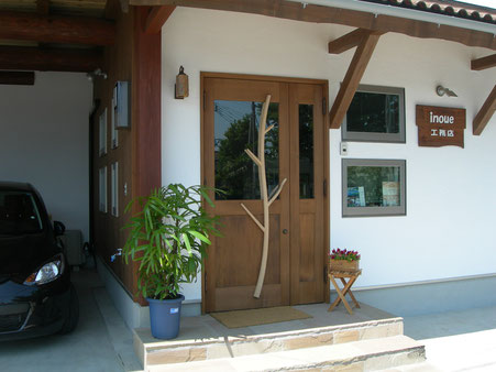 木製玄関ドア　店舗用ドア
