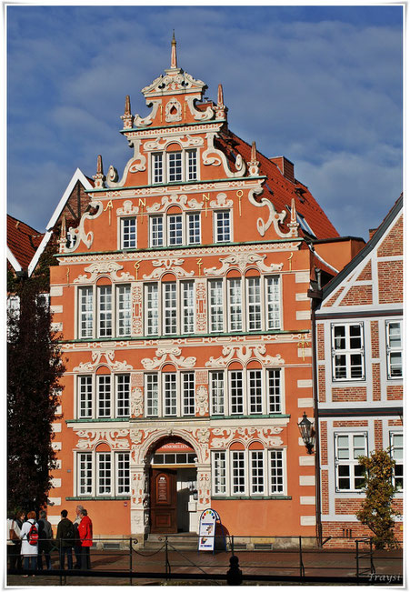 Bürgermeister-Hintze-Haus, am Wasser West