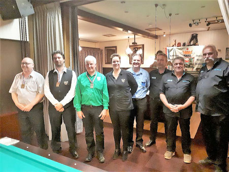 De deelnamers aan de district finale driebanden 3e klas