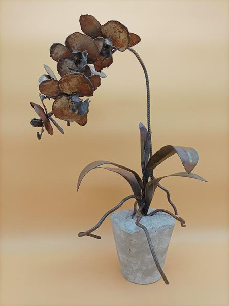 Steel Flower – Skulptur aus Stahl, Glas und LED von Christian Abt, 2022