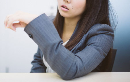 奈良県香芝市の腕の使い過ぎで頚椎症の女性