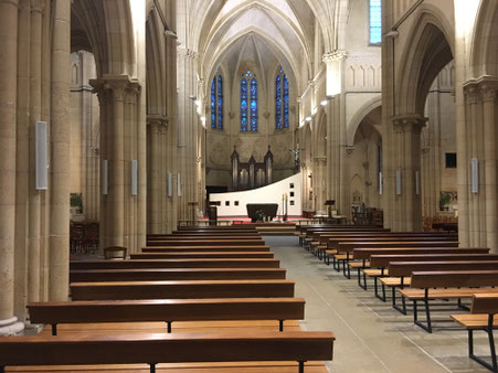 Installation matériel de sonorisation dans une église 