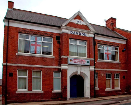 Im Film organisieren die Arbeiter ihre Streiks in der heutigen Dawdon Miners’ Welfare Hall, Mount Stewart Street, Dawdon, County Durham