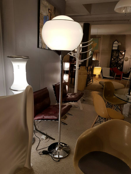 Studio 6G lampadaire Bud édition Guzzini vers 1970