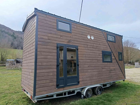 la Tiny de sabine: www.lestinyhousesdepetitjean.fr