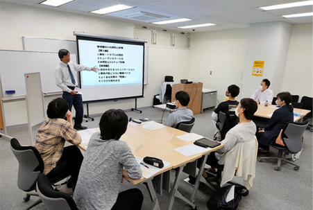 事故が起きてから対応するのではなく、事故を起こさせない仕事の進め方を設計できる管理職を育てます