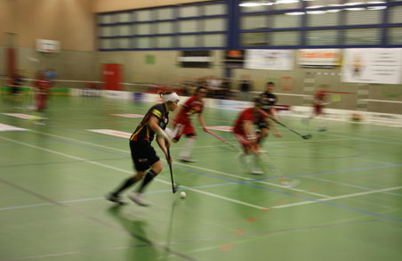 Unwiderstehlich im ersten Drittel, dann leider erheblich verletzt: Jenni Timonen im Sturmlauf