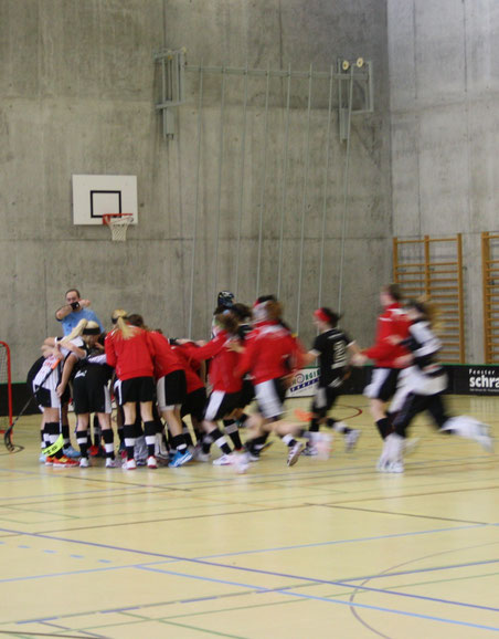 Da war die Welt noch in Ordnung: Die Riders bejubeln die 1:0-Führung gegen Höfen