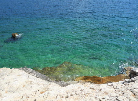 Istrien Strände und Buchten, schönste Strände Kroatiens, Sandstrand, Felsenstrand, mit bester Kroatien Reiseführer Empfehlung (Copyright @ mein-reisefuehrer.com B.L.)