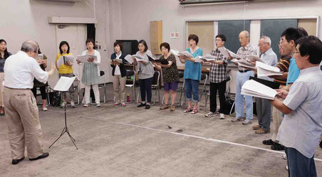 野木公民館　音楽室での　合唱練習