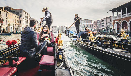 Wedding-Proposal-on-the-Gran-Canal