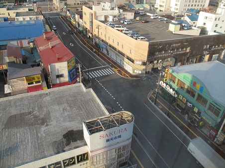 隣は函館朝市。好立地だぞ。