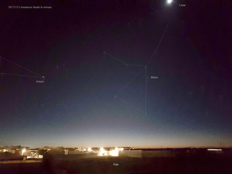 Vistas del este poco antes de la aparición de Venus y Júpiter, Marte destacaba en lo alto, en el corazón de Virgo.